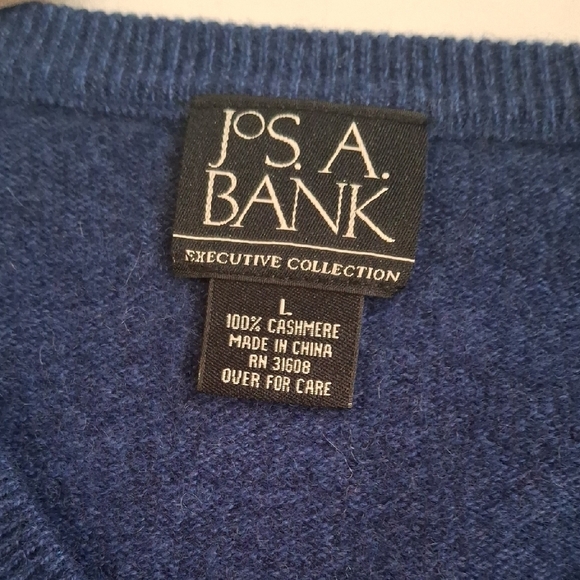 Jos. A. Bank Men  Deep Blue V-Neck Sweater Size L 100% CASHMERE - Picture 8 of 8